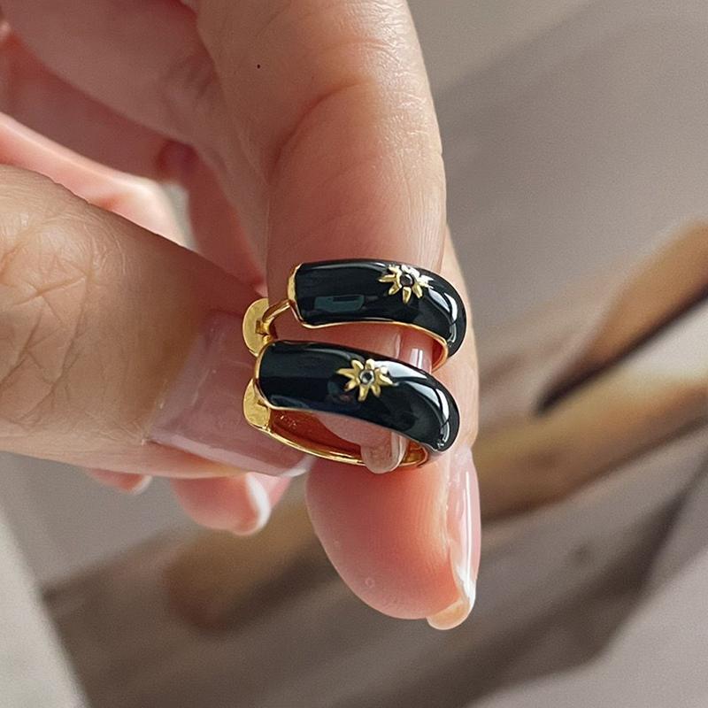 French Enamel Sun Round Hoop Earrings for Women Minimalist Glazed Starlight Star Elegant Ear Buckle Fashion Jewelry Accessories
