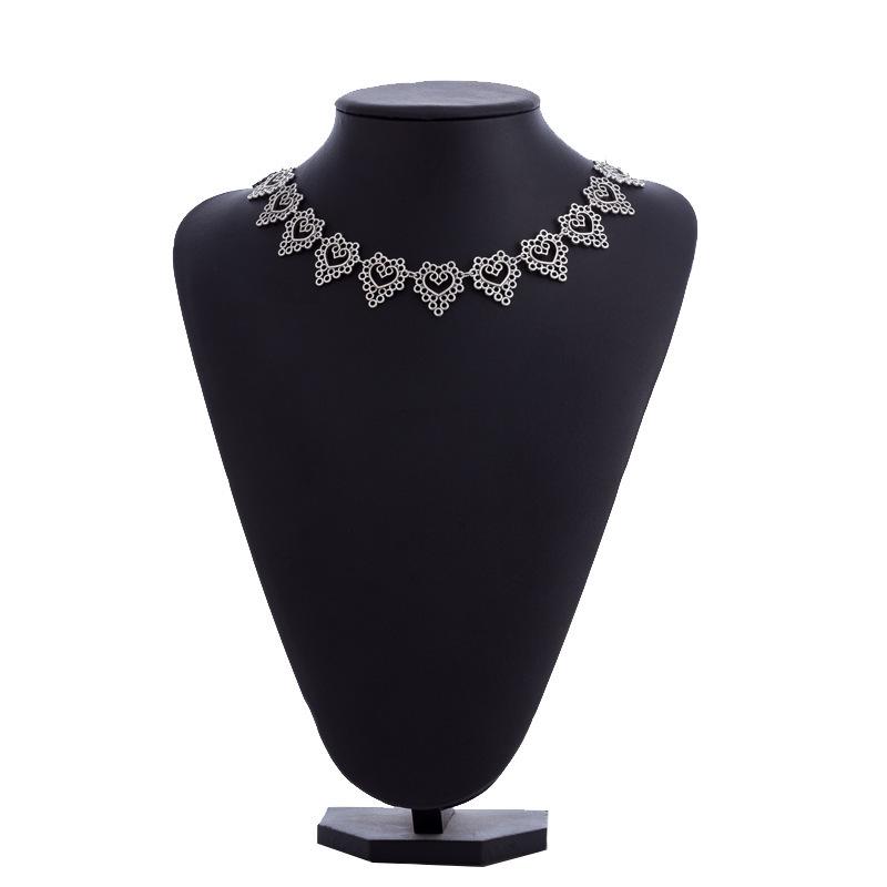 

Heart Shaped Elegant Necklace Stunning Alloy Design Perfect For Weddings And Celebrations