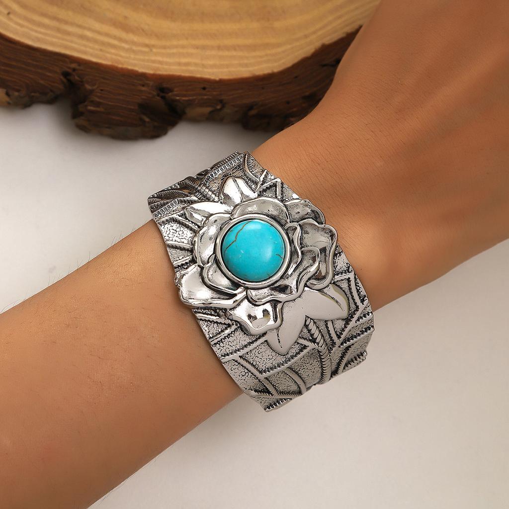 Antique Copper Tone Gypsy Metal Carving Cuff Bracelets& Bangles For Women Bohemian Turquoise Beaded Bangle Jewelry Gifts