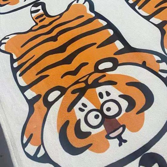 Tapete adorável com estampa de tigre, capacho de pelúcia macio e fofo para uso diário