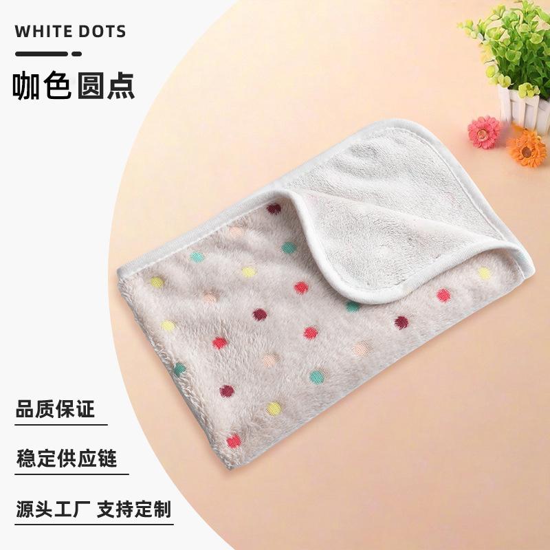 Pet Blanket Suitable for All Seasons, Made of Coral Fleece, Soft and Non-shedding, Double-sided Fleece, Comfortable Pet Mat