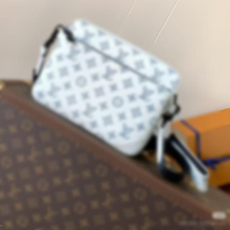 Canvas inner trendy casual shoulder bag fashion temperament three-in-one messenger bag for waterproof and versatile