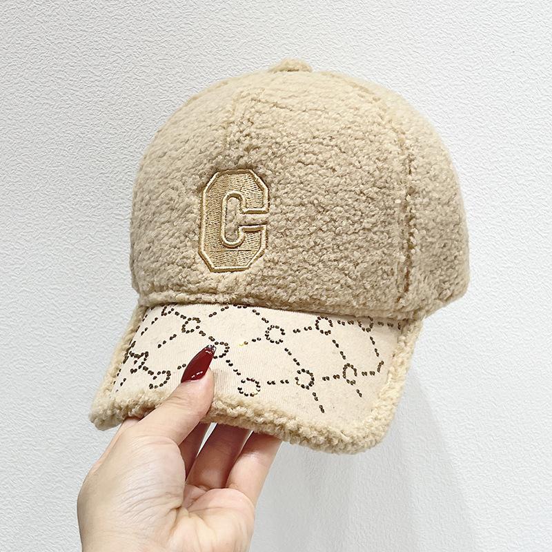 Hat Women's Autumn and Winter Korean Style Fashion Letter Embroidery Baseball Cap Lamb Wool Versatile Face Revealing Small Warm Peaked Cap