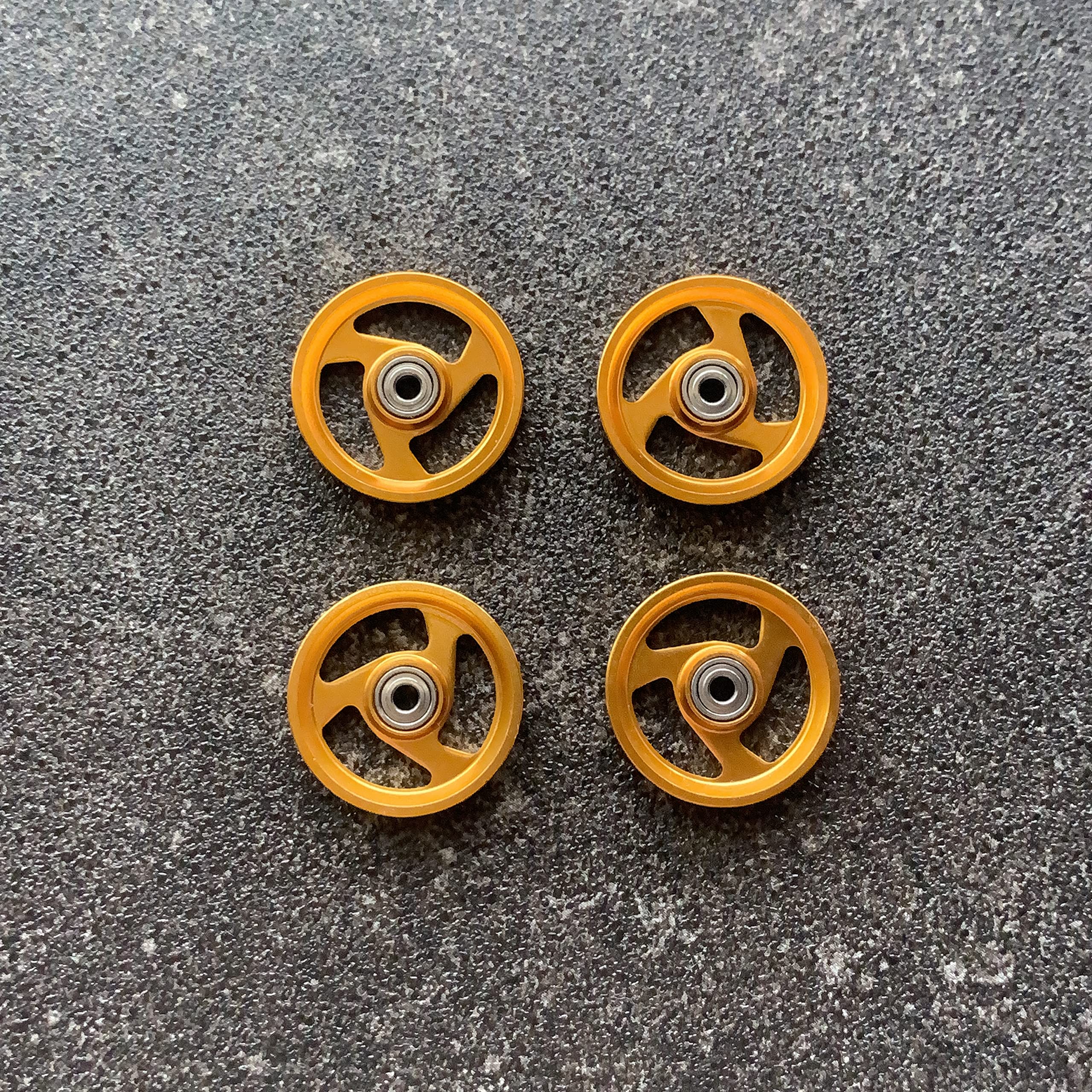 

Mini 4WD 19mm 3 spoke all bearing roller x4 (orange) помаранчевий
