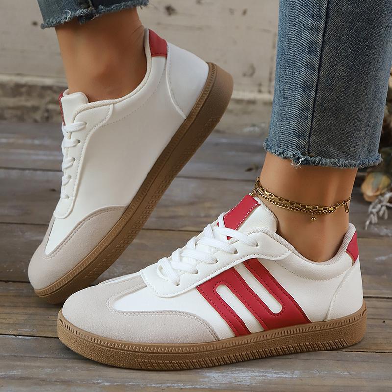 Fashion Black White Striped Flat Sneakers Women Lightweight Lace Up Sports Shoes Woman Non Slip Breathable Casual Sneakers 2025