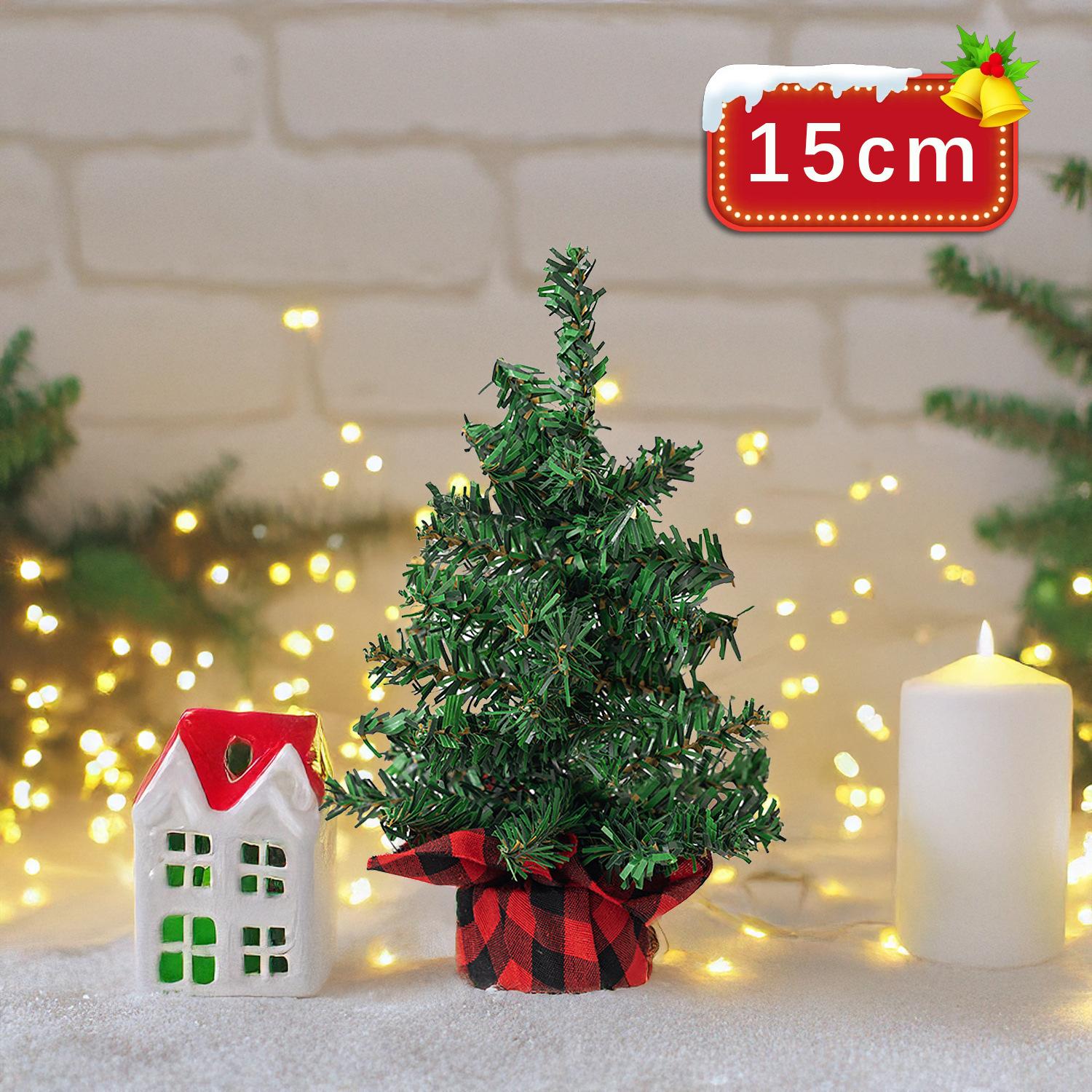

15cm Red And Black Checkered Christmas Tree One Size