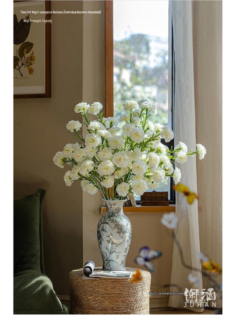 Luksusowy Bukiet Goździków Sztuczne Kwiaty jako Centralny Element Dekoracji Salonu lub Stołu Jadalnego