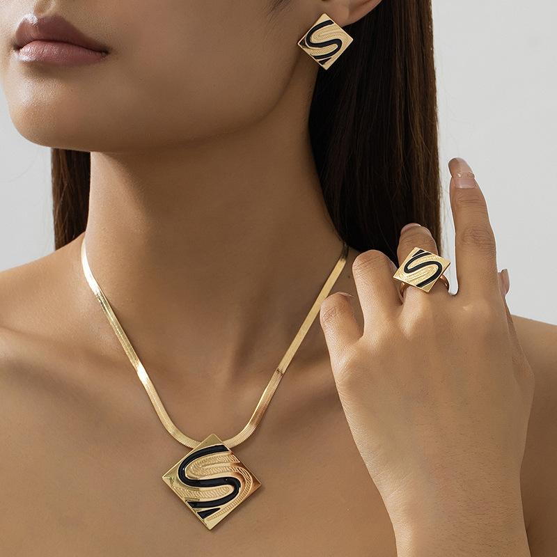 

Модный комплект ювелирных изделий ожерелье серьги кольцо для женщин дамы золотой