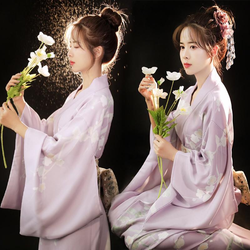 Japanese Furisode Kimono: Women's Traditional Formal Wear for Photography