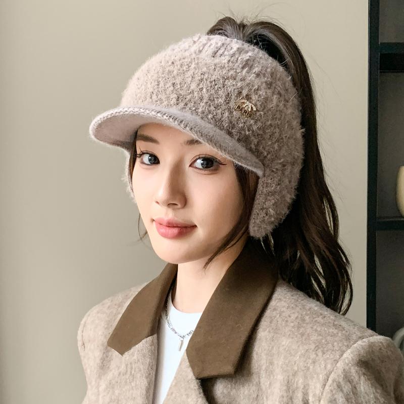 Új Női Nyúlszőr Téli Sapka Plüss Szőrrel Bélelt Meleg Sapkák Nőknek Alkalmi Téli Kötött Sildes Sapka