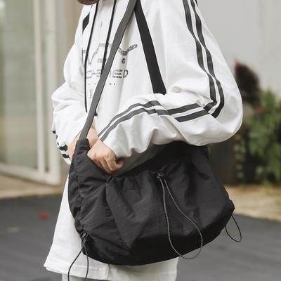 Velkokapacitní ležérní messenger taška dámská taška studentská taška do třídy dojíždění cestování lehká taška přes rameno