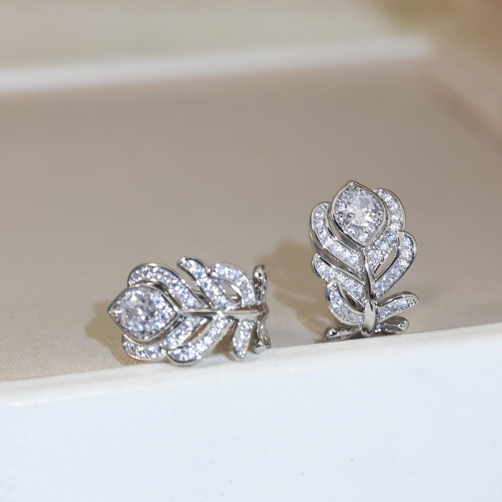 

Серьги-гвоздики с павлиньим пером Классическое современное украшение в форме пера с бриллиантом Серебряная игла Серьги-гвоздики Материал Субзолото Толстое золотое гальваническое покрытие Silver