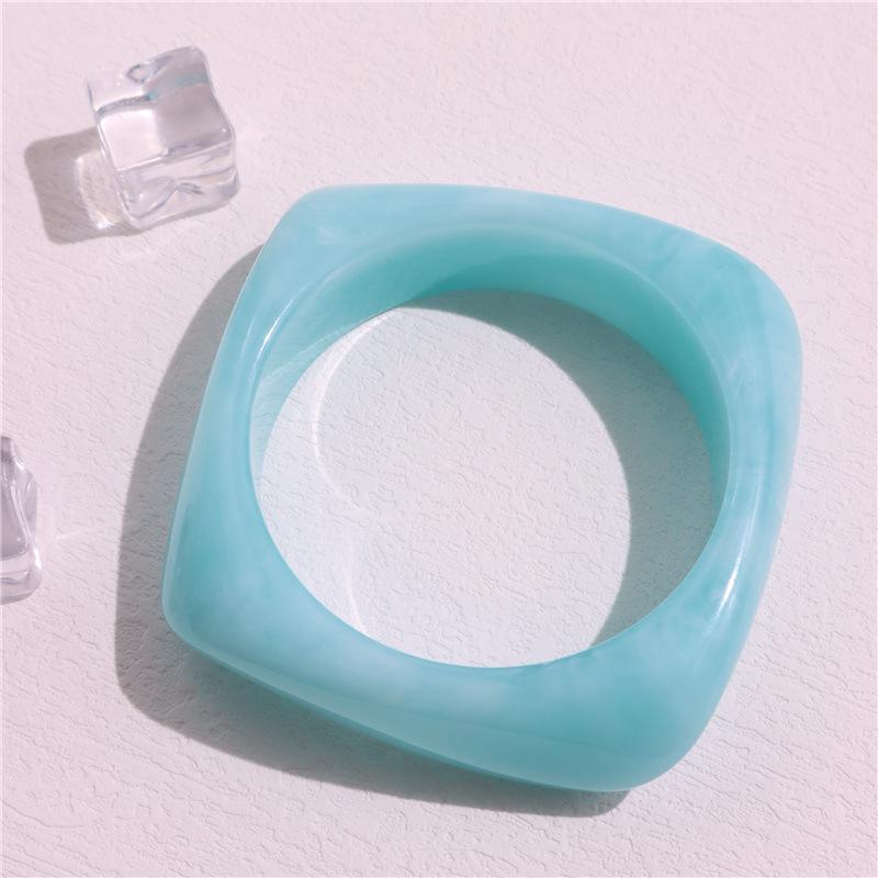 2026 Trend Acryl Übertrieben Unregelmäßig Geometrische Armreifen für Damen Harz Bunt Statement Armband Schmuck Geschenke