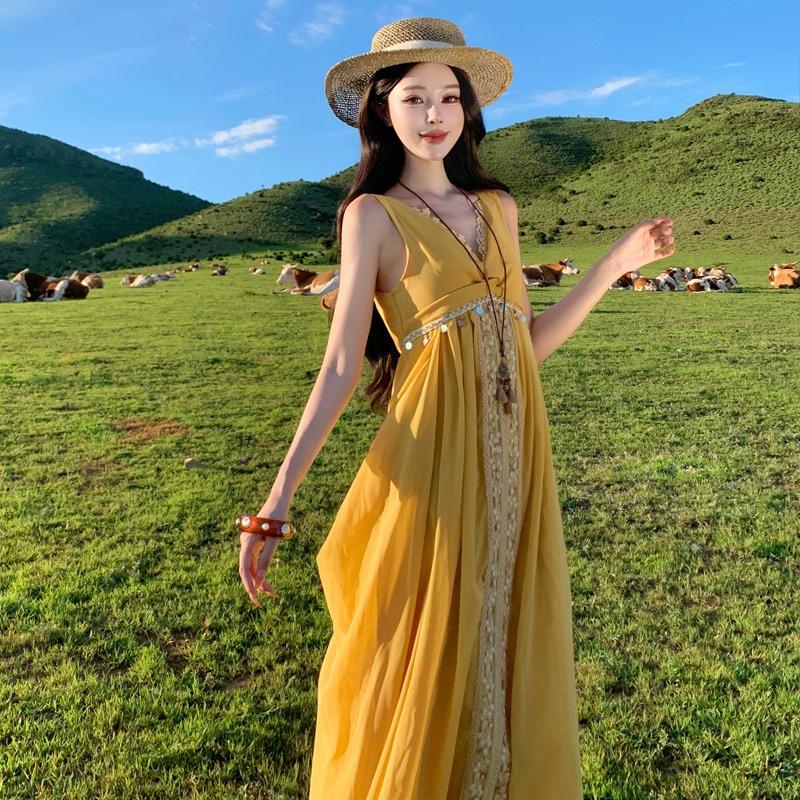 Französischer Urlaub Spitze Gelbes Hosenträgerkleid Damen Sommer Neckholder Taille Schlankes Kleid