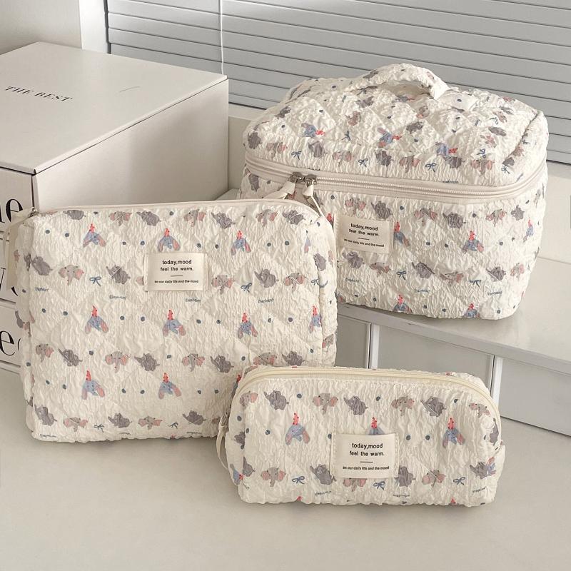 Cartoon Bear Women's Cosmetic Bags Travel Portable Female Makeup Case Clutch Purse Large Capacity Quilted Toiletries Storage Bag