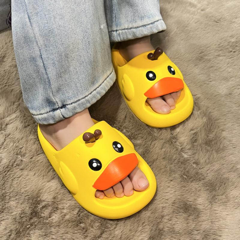 EVA letní dětské pantofle střední a velké dětské chlapecké poklad kreslené dívčí platformové pantofle stánkové manipulační boty malá žlutá kachnička