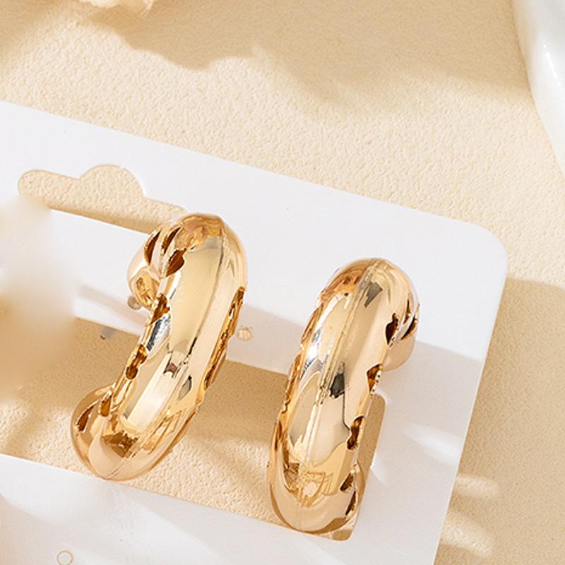 Love Hollow Two Leaves Earrings Fashion Personality Tassel Premium Earrings Earrings