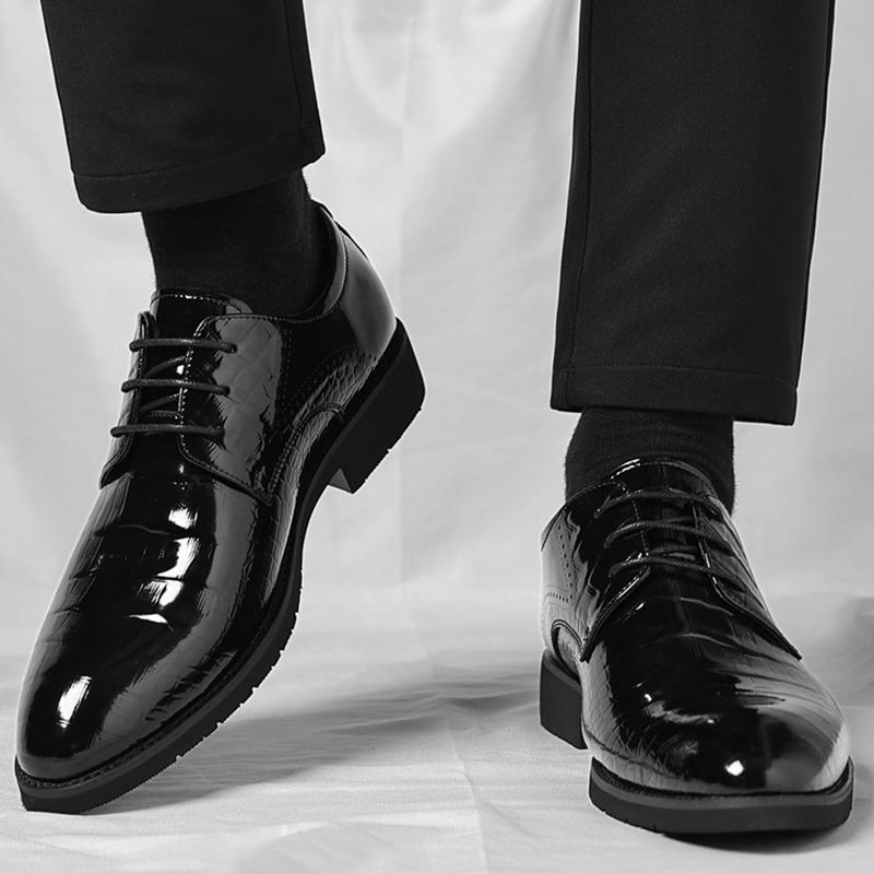 Fashion New British Style Dress Business Casual Shoes Men Black Commuter Thick Soles Leather Bright Leather Wedding Outdoor Oxford Shoes