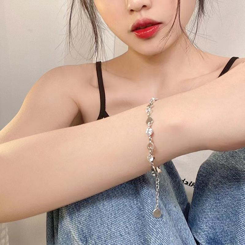 Zircon Ins Bracelets For Women Korean Fashion Sweet Girls Sparkling Hollow Heart Delicate Chain Bracelet Party Jewelry Gifts