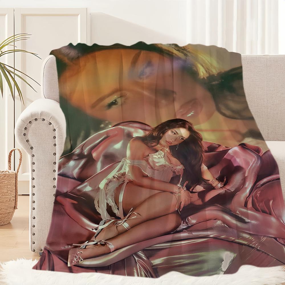 Singer Pop K-Kali Uchis Blanket Blanket for Couch Sofa Travel Home Hiking Picni Bed Beding Flannel Blanket birthday gift