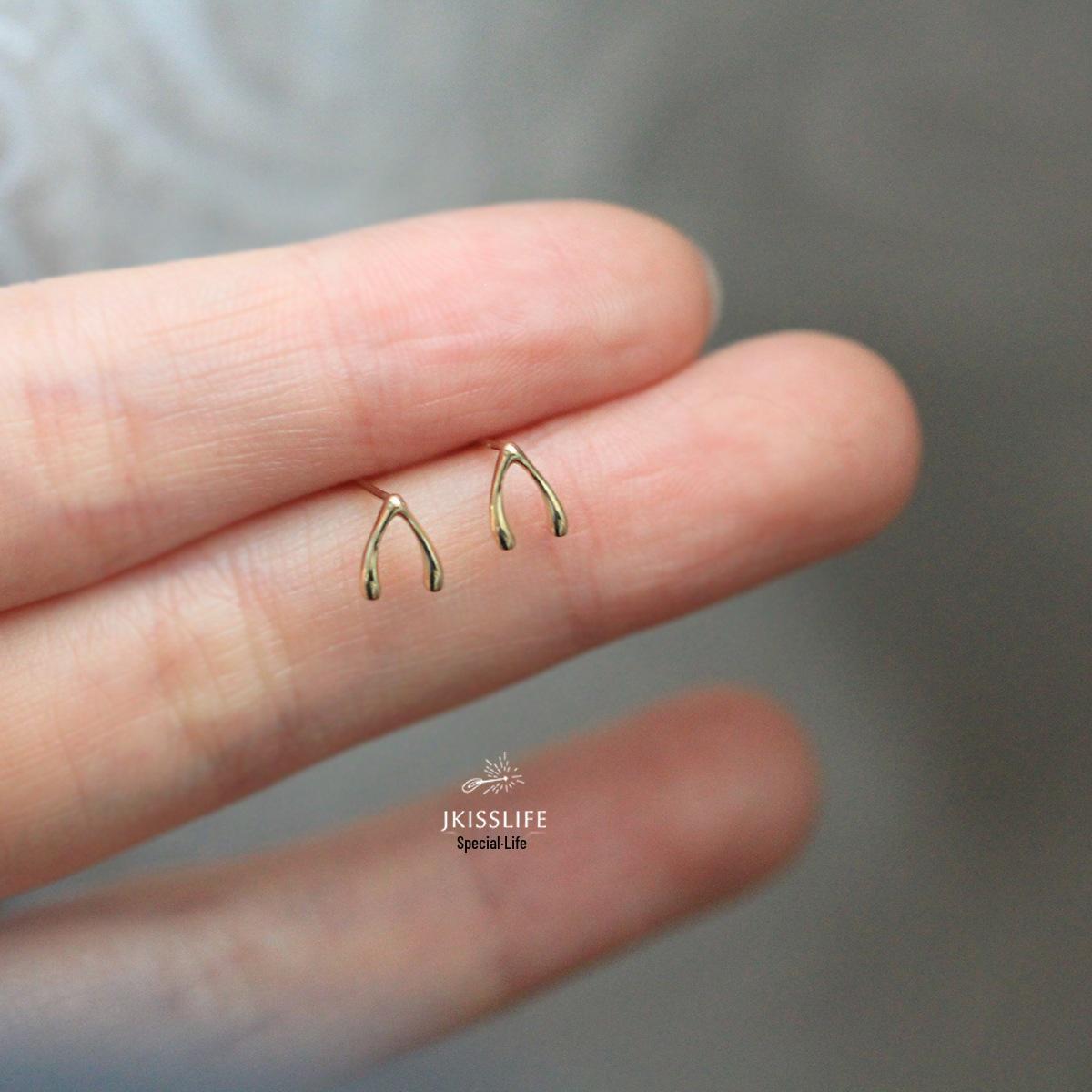 14K Gold-Plated S925 Sterling Silver Wishbone Stud Earrings – Minimalist Korean Style for Girls. Platinum Pair (with Silver Earplugs)