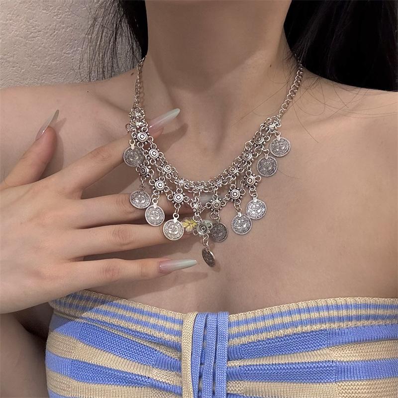 Vintage Metal Coin Tassel Choker Necklace for Women Retro Gold Silver Color Coin Fringe Clavicle Chain Party Collar Jewelry Gift