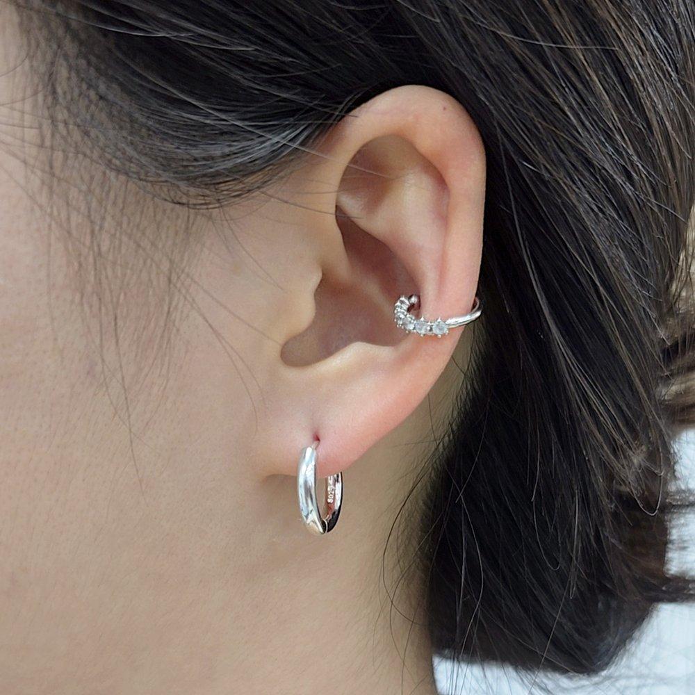One-touch ring glossy silver earrings