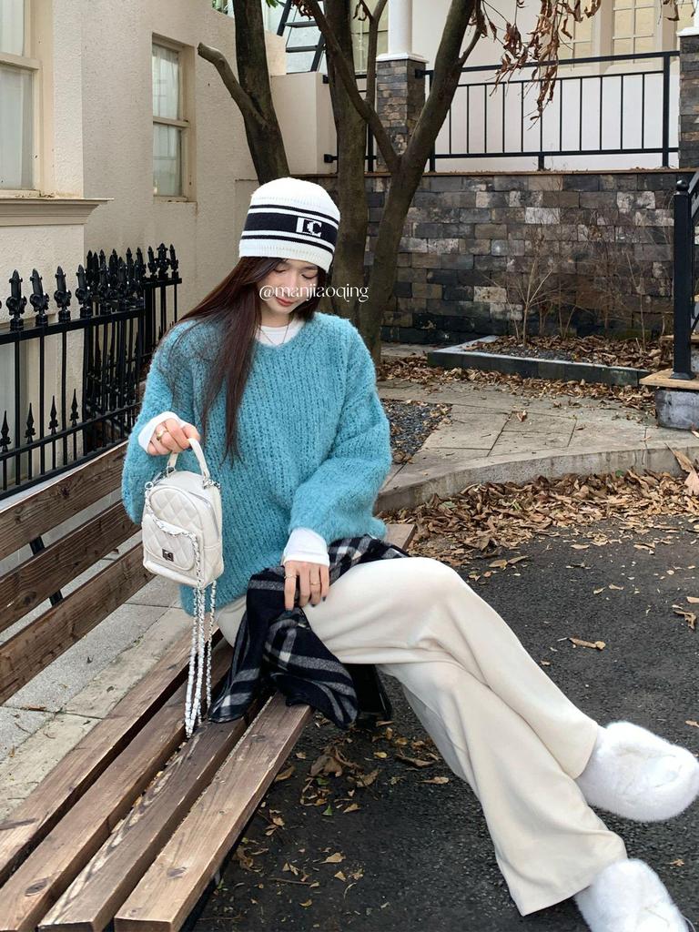Women's Lake Blue V-Neck Autumn/Winter Korean Style Loose Knit Sweater - Cozy, Versatile, Age-Reducing