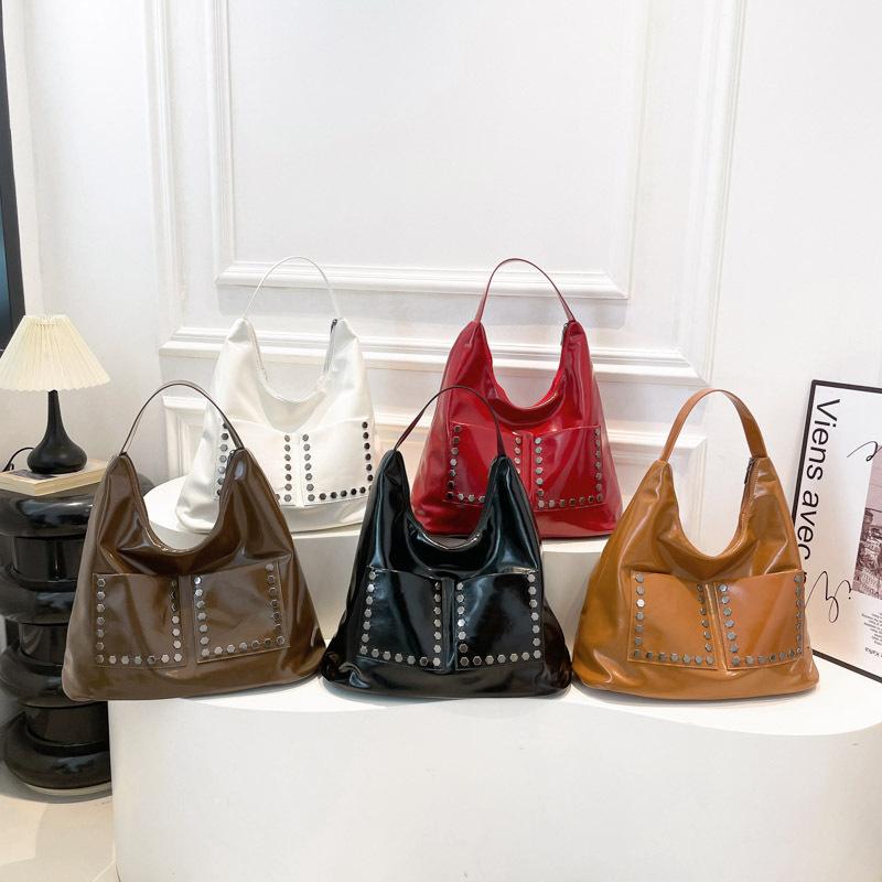 Fashion bag women's large capacity high sense women's commuting big bag retro rivet portable tote bag