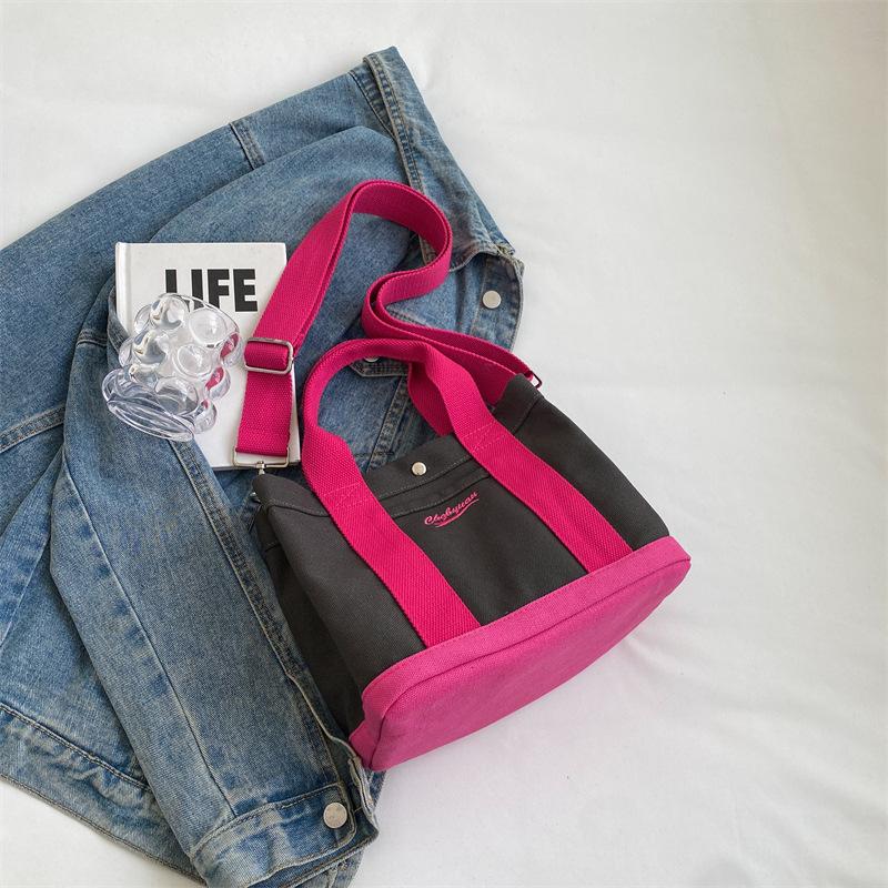 

2025 осень новая корейская инс нишевая на плечо женская сумка холщовая повседневная сумка-тоут кроссбоди универсальная студенческая сумка темно-серого