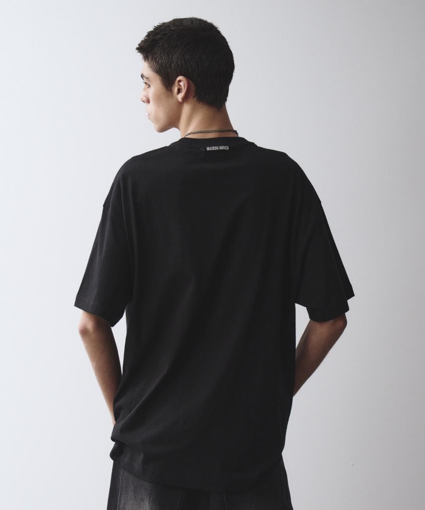 MAISON MINED Sticky Half T Black