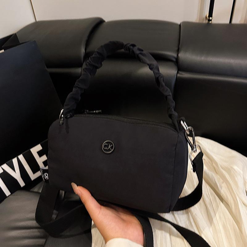 Niche portable pillow bag women's shoulder bag multi-layer nylon bag leisure sports messenger bag
