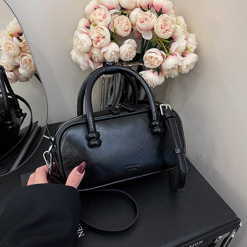 New Trendy Texture Fashionable Retro Bowling Versatile Shoulder Messenger Bag Summer Red Portable Small Square Bag