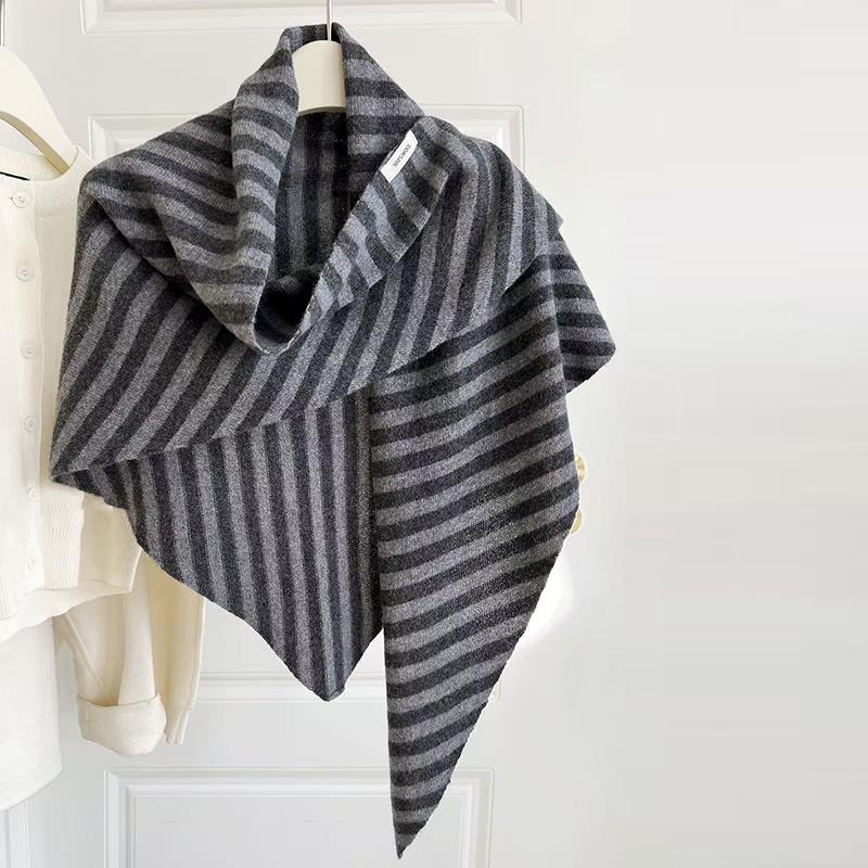 Retro British Triangle Women's Scarf Winter Versatile Super Cozy Scarf Women Comfortable Gentle Sweet Korean Style Muffler