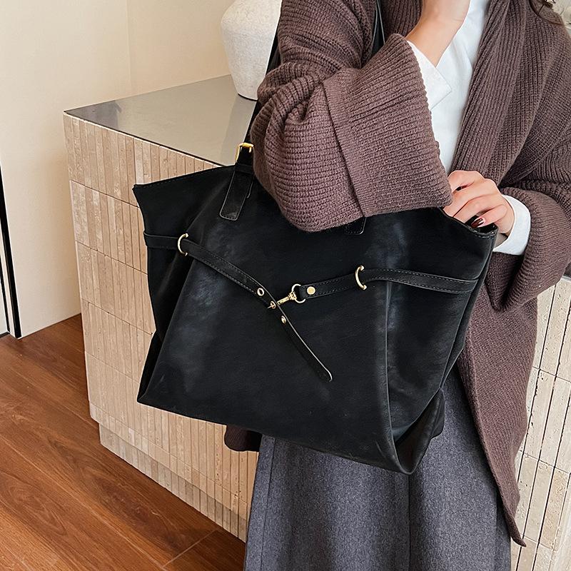 Large-capacity Retro Bag, Women's Tote Bag Single-shoulder Bag High-end Commuting Underarm Bag