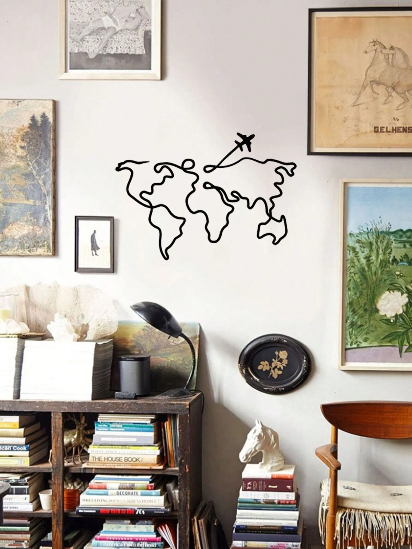 

Винтажная металлическая настенная скульптура в виде карты мира с самолетом — вневременное произведение искусства для современных гостиных, домашних офисов и современного декора интерьера Travel чёрный