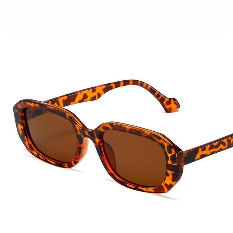 Fashion Unisex Oval Frame Sunglasses with UV400 Protection Leopard Pattern Vintage Travel Sunglasses for Outdoor Activities