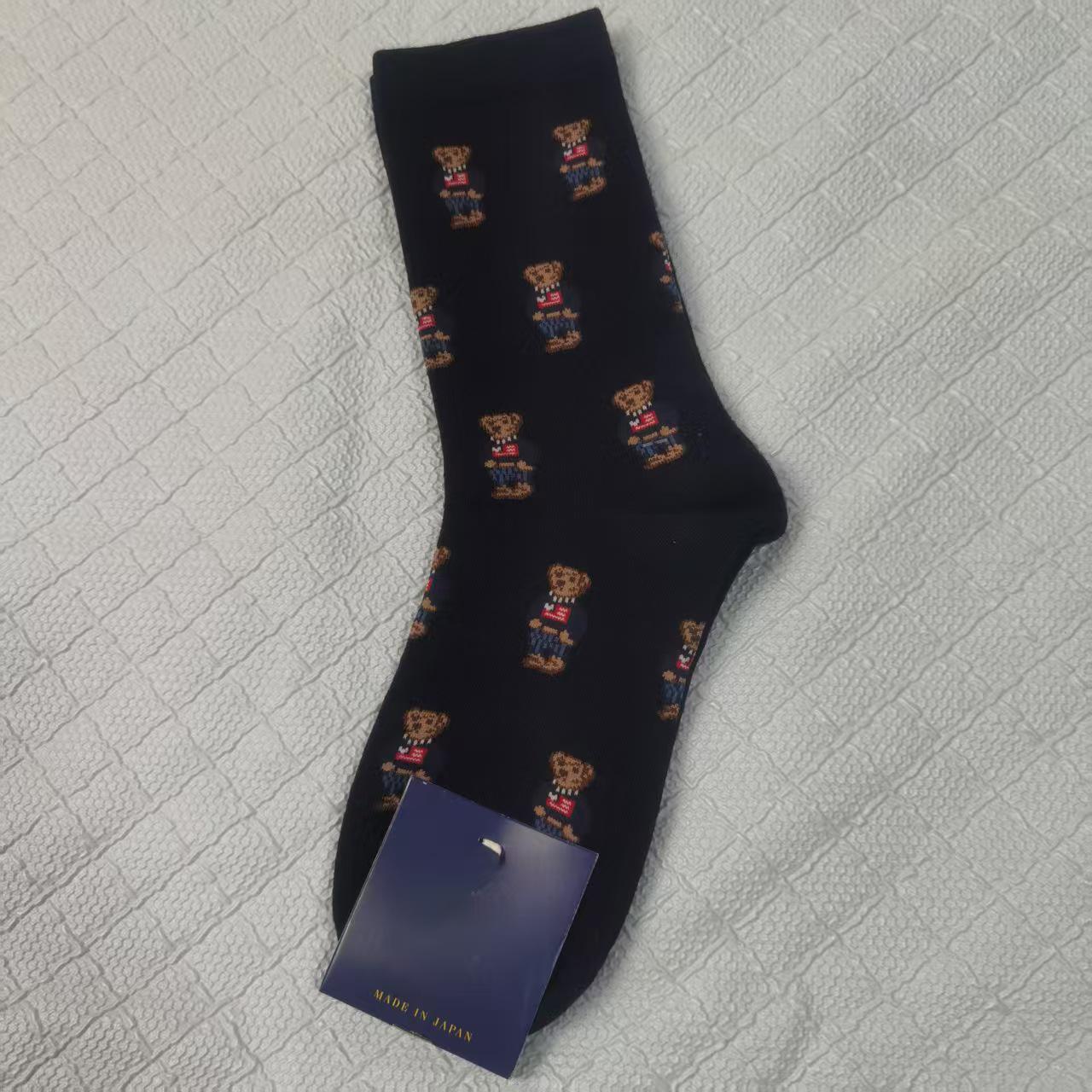 

Осінньо-зимові жіночі модні повсякденні шкарпетки середньої довжини з візерунком ведмедика