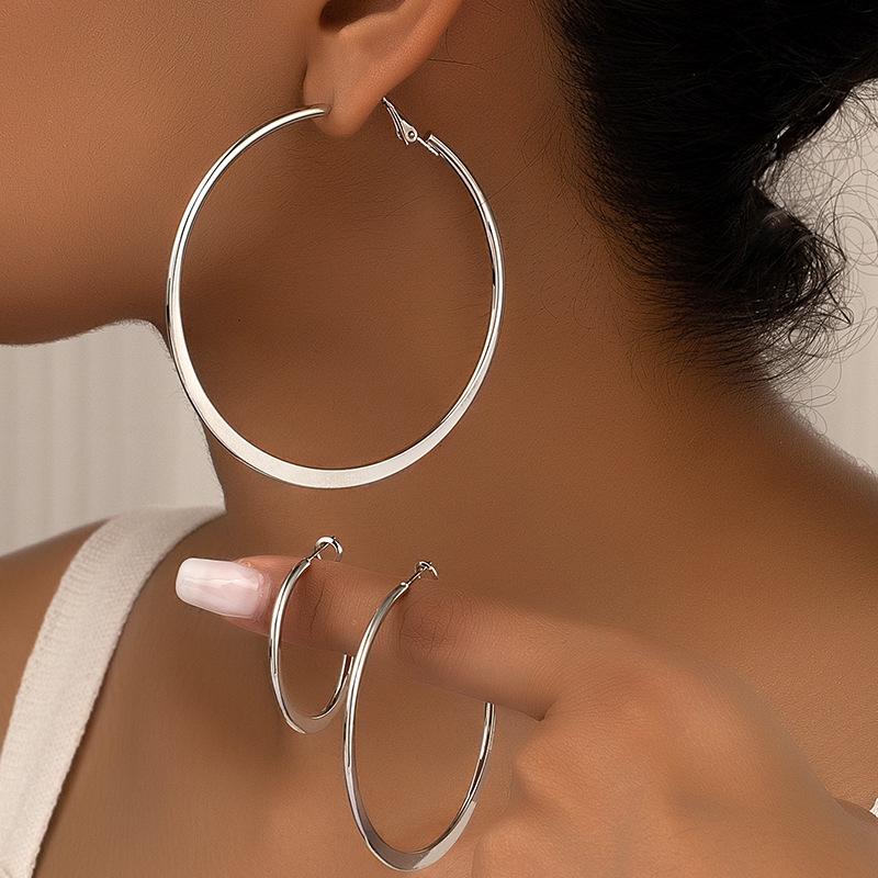 European & American Geometric Circle Earrings: Retro, Exaggerated Fashion for Women