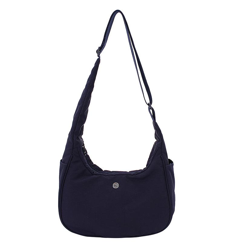 

2025 new simple casual messenger bag large capacity solid color versatile shoulder bag literary student bag One Size темно-синього кольору