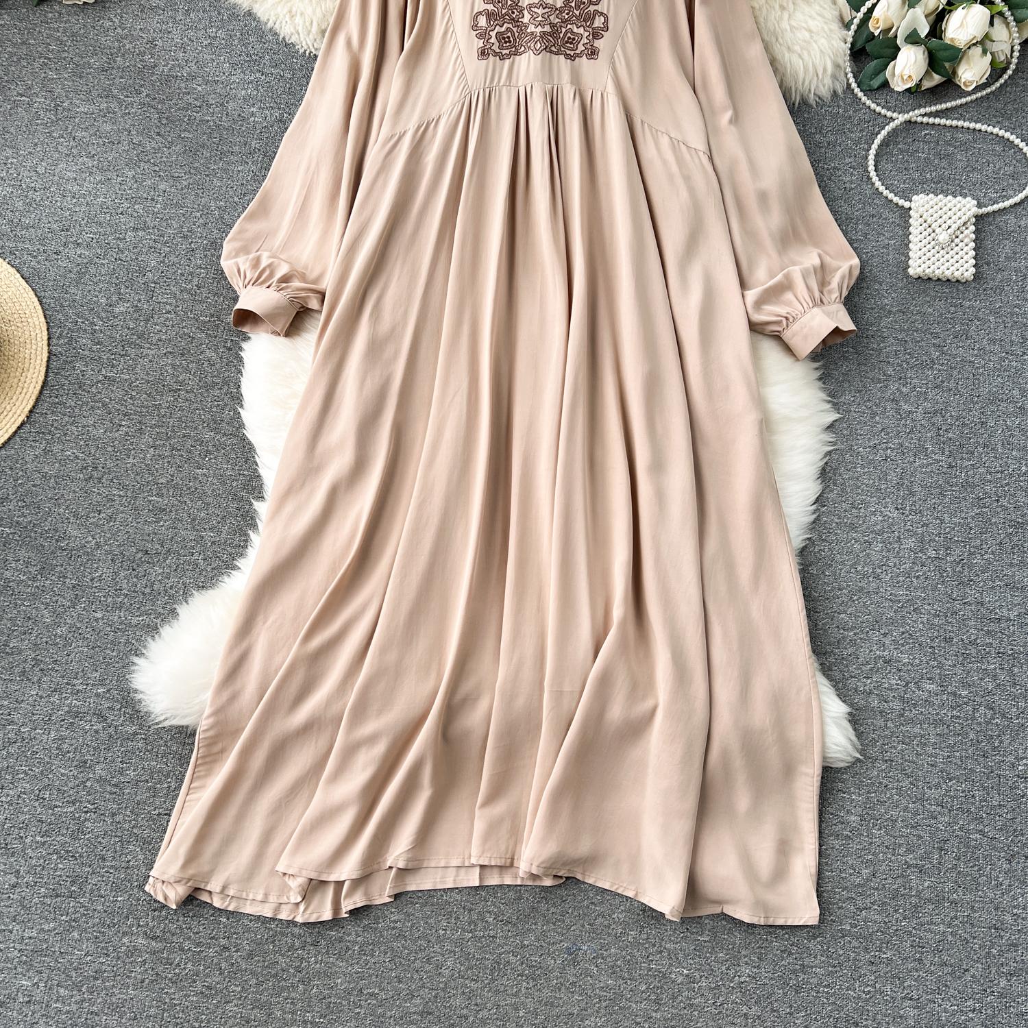 Платье свободного покроя в стиле бохо для женщин с вышивкой и принтом — фото 18