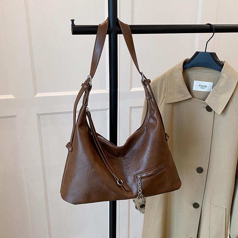 Niche Bag Women's Large Capacity Autumn New Retro Shoulder Armpit Bag Casual Commuter Small Square Bag