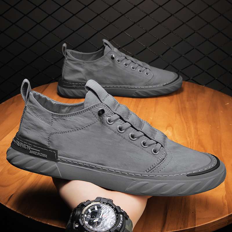 Canvas shoes men's 2025 summer men's shoes trend men's board shoes versatile casual shoes breathable deodorant ice silk cloth shoes