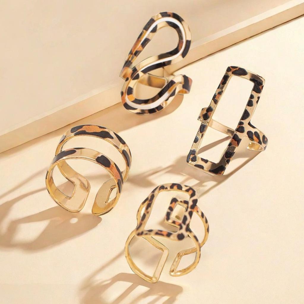 Personalisiertes doppellagiges, hohles, quadratisches, offenes Ringset mit Leopardenmuster