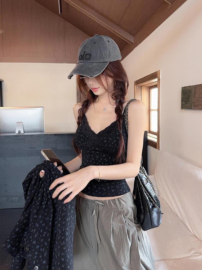 Retro Floral Camisole & Slimming Black Cardigan Set for Women - Early Autumn Layered Look