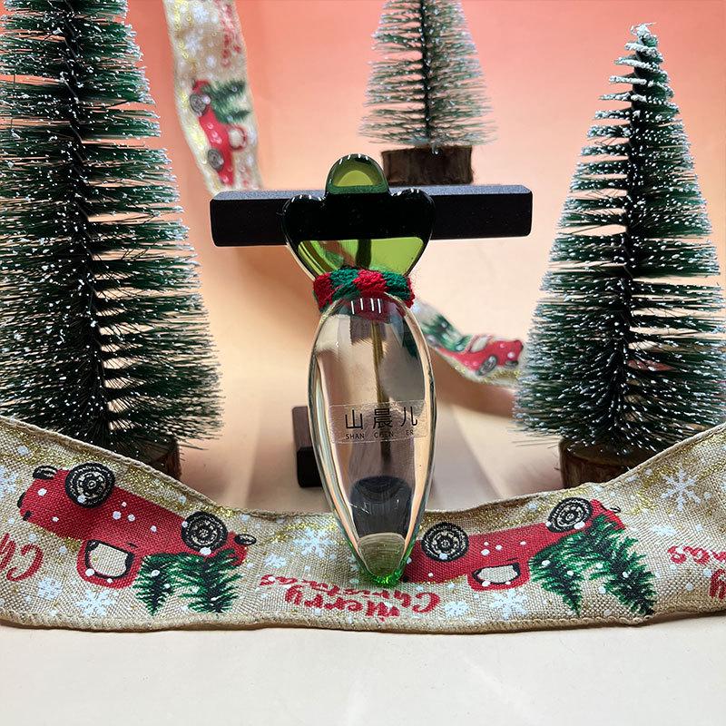 

Creative Glass Radish & Scarf: High Borosilicate Smooth Decoration