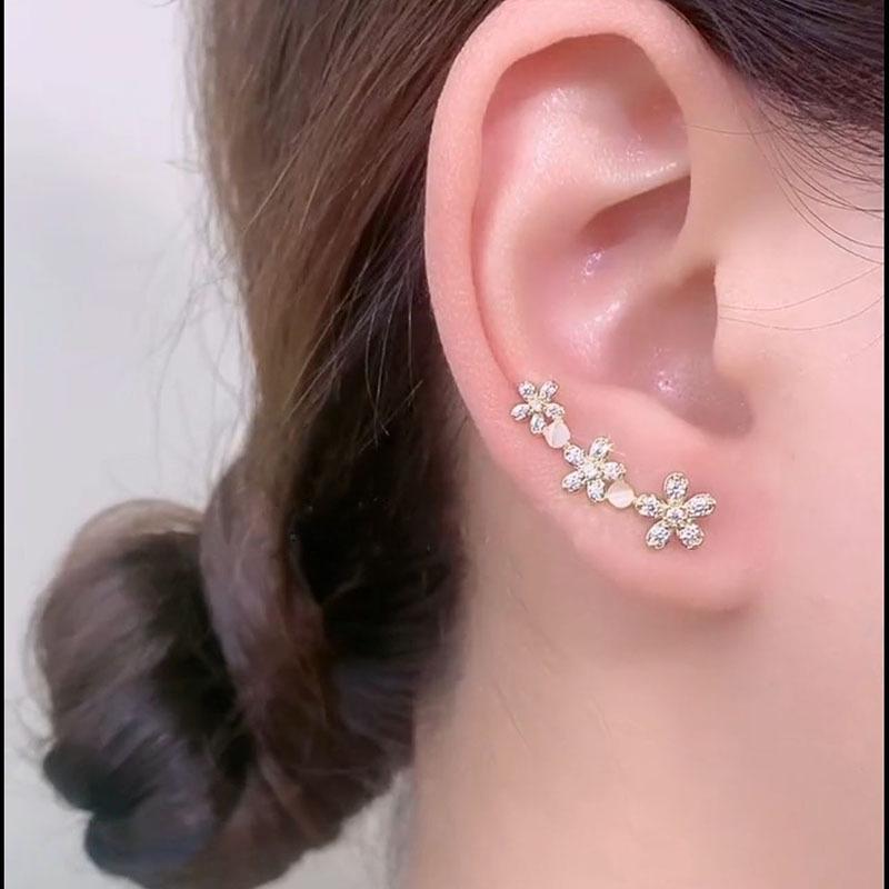 2025 Trendy Floral Patchwork Stud Earrings - High-End, Versatile Design for Women