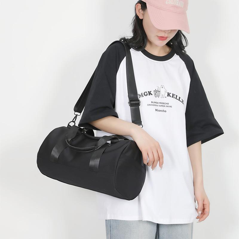 Borsa cilindrica casual semplice Borsa piccola per il fitness A tracolla obliqua Borsa da viaggio Borsa a mano versatile leggera unisex