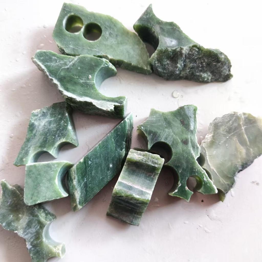 About 100g Natural Hetian Green Jade Jasper Stone Cutting Scraps Crystal Specimen Diy Making Home Decoration Stone Healing Gift