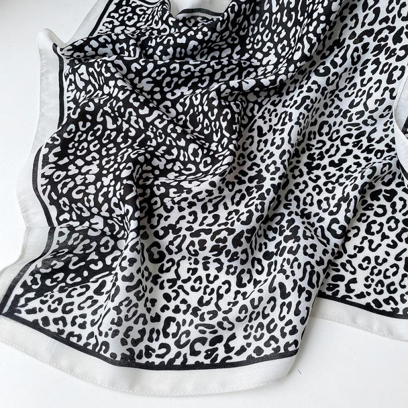 Leopard Print Small Silk Scarf Autumn Fashion Temperament Square Scarf Korean Version of High-end Versatile Scarf Women's Velvet Silk Scarf